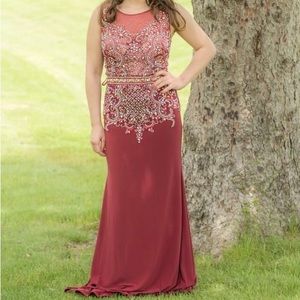 Beautiful Prom dress Burgundy color very Elegant